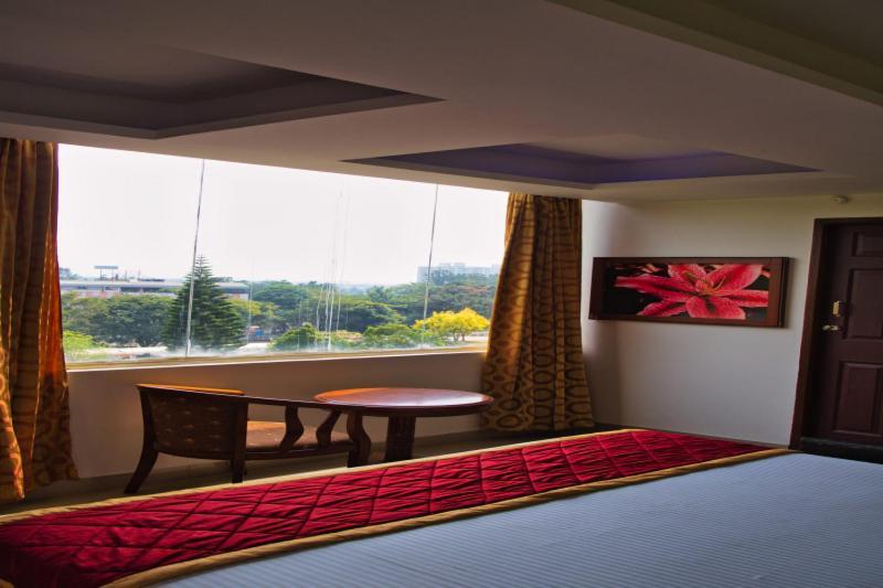 Business Inn Kammasandra Bagian luar foto